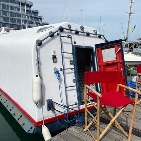 5 Star Ocean Village Marina Reconditioned Rnli Rig Life Boat Southampton Luaran gambar
